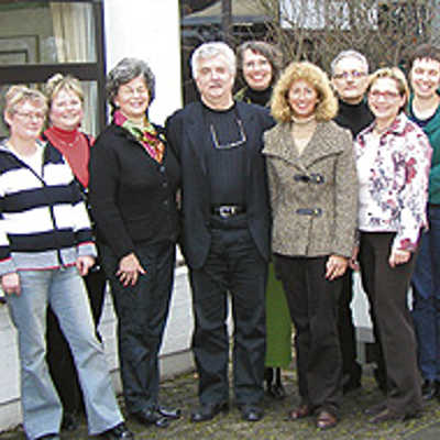 Der Vorstand der Weimar-Gesellschaft Trier mit seinen „Kollegen“ aus Weimar: Elisabeth Ruschel (4. v. l.), Ruth Mereien-Gürke (6. v. l.), Martha Scheurer (7. v. l.), Ulrike Konz (3. v. r.), Erwin Klasen (4. v. r.) und Jürgen Backes (rechts).