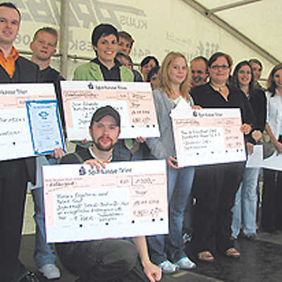 Als erste Stadt in Rheinland-Pfalz verlieh Trier 2006 erstmals einen Ehrenamtspreis speziell für Jugendliche.