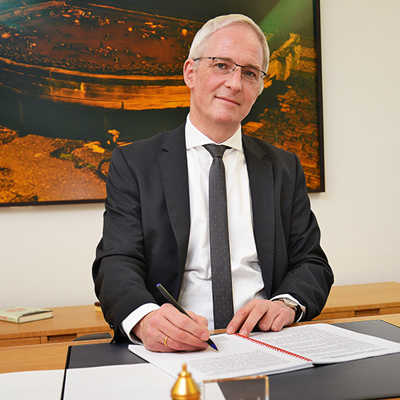 Wolfram Leibe in seinem Büro im Rathaus.