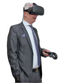 OB Leibe richtet mithilfe der VR-Brille ein Büro ein. 
