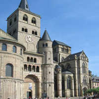Einzigartiges Kirchenensemble seit dem 13. Jahrhundert: Der Dom und die frühgotische Liebfrauenkirche (rechts).