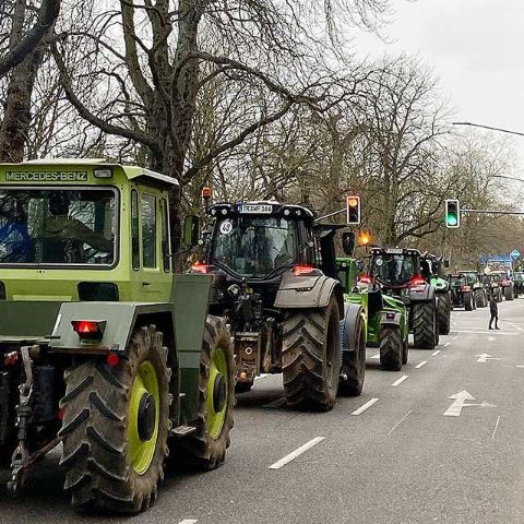 Am Montag rollten über 1000 Protest-Fahrzeuge durch Trier (siehe Bild). Für Donnerstag und Freitag sind nur jeweils 30 Traktoren angemeldet.