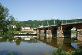 Die Römerbrücke ist die älteste noch benutzte Brücke nördlich der Alpen. Ihr städtebauliches Umfeld stand im Mittelpunkt des Wettbewerbs.