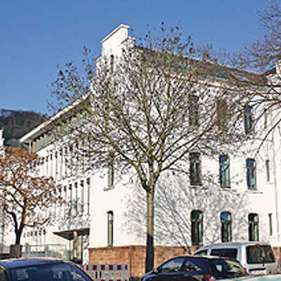 Der Umbau der früheren Kaserne in Trier-West zum „Haus des Jugendrechts“ wird in Kooperation des Sozial- und des Baudezernats umgesetzt. Der Zeitplan der städtischen Gebäudewirtschaft sieht den Umzug im Frühjahr vor.