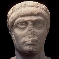 Das Porträt eines römischen Kaisers, vermutlich Gratian, wurde 1898 nahe der Konstantin-Basilika gefunden. Foto: Rheinisches Landesmusuem 