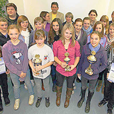 In der Europäischen Sportakademie wurden unter anderem die siegreichen Mädchenmannschaften der SWT-Schullaufmeisterschaft 2010 geehrt. Foto: Sportakademie