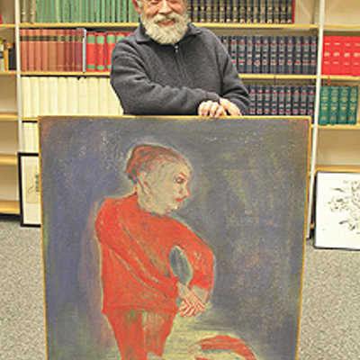 Der Trierer Künstler Karl Willems vor seinem Gemälde, das nun im Stadtmuseum Simeonstift zu sehen ist. Foto: Stadtmuseum