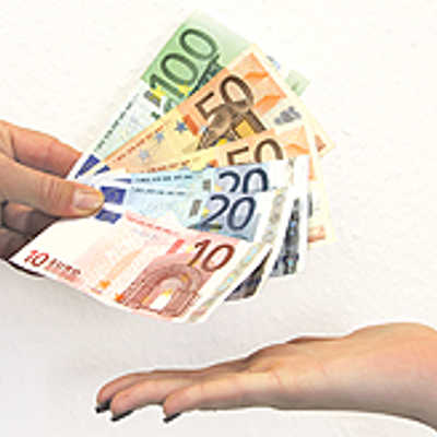 Trier erhält bis Ende 2026 jährlich neun Millionen Euro aus dem Fonds als Tilgungshilfe der aufgelaufenen Kassenkredite. Aber die insgesamt 135 Millionen Euro reichen bei weitem nicht aus, um Trier aus der Verschuldung zu befreien.