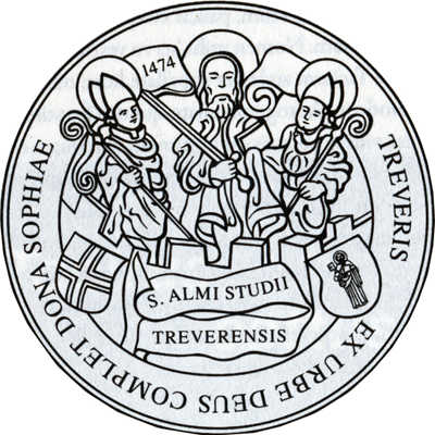 Noch heute wird als Universitätssiegel das Siegel der alten Universität von 1473 verwendet. Darin steht der Spruch: „Treveris ex urbe deus complet dona sophiae“ (In der Stadt Trier führt Gott die Gaben der Weisheit zur Vollendung). 
