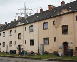 Sanierungsbedürftige Häuser in der Franz-Georg-Straße