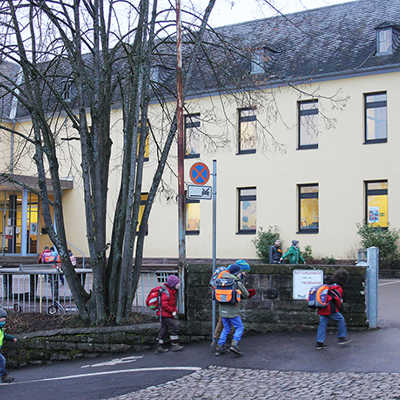 Seit Mitte Oktober werden die Egbert-Grundschüler in der Kürenzer Soterstraße unterrichtet. Was  langfristig mit dem dortigen Gebäude passieren soll, ist nach Angaben von Bürgermeisterin Birk noch offen. 