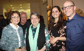 Bei dem Abschlussempfang im Stadtmuseum nutzten Rainer Freischmidt von der Ehrenamtsagentur und seine Kollegin Julie Müller (v. r.) erneut die Gelegenheit zu einem Austausch mit Vertretern von mehreren Vereinen.