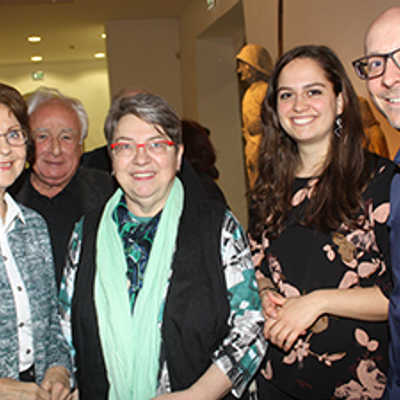 Bei dem Abschlussempfang im Stadtmuseum nutzten Rainer Freischmidt von der Ehrenamtsagentur und seine Kollegin Julie Müller (v. r.) erneut die Gelegenheit zu einem Austausch mit Vertretern von mehreren Vereinen.