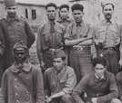 Ein Gruppe französischer Kriegsgefangener im Lager auf dem Petrisberg. Das Foto entstand im Juli 1940. Foto:?Stadtarchiv