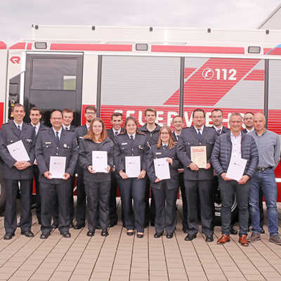 Die Geehrten und Beförderten der Freiwilligen Feuerwehr Irsch. Nachwuchsmangel ist für Wehrführer Bernd Becker (2. v. r.) kein Thema. 39 Feuerwehrleute sind dort aktiv und stehen rund um die Uhr bereit, zu Einsätzen in Triers Höhenstadtteilen und darüber hinaus auszurücken.