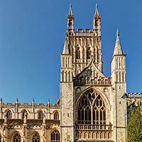 Die ab 681 entstandene Kathedrale von Gloucester ist das Wahrzeichen der im Südwesten Englands gelegenen Stadt. Foto: Kelvin Lewis