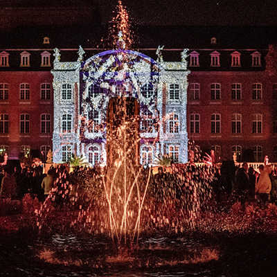 2018 standen bei der Illuminale schon einmal der Palastgarten und das Kurfürstliche Palais im Blickpunkt. 2025 kommt die Basilika dazu. Archivfoto: TTM/Simon Engelbert