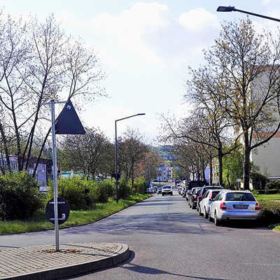 Am Beispiel der Tessenowstraße zeigt diese Fotomontage des Ortsbeirats die Beschilderung für eine Tempo 30-Zone. 