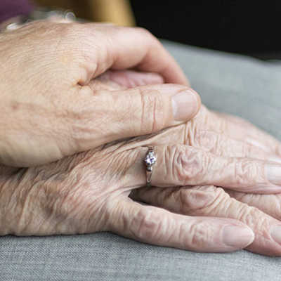 Die Pflegestrukturplanung soll sicherstellen, dass Senioren mehr erhalten als die medizinisch notwendige Grundversorgung. Foto: Pixabay