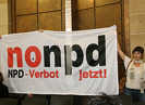 Die Sitzung des Wahlausschusses im Rathaussaal wurde von Kundgebungen gegen die NPD begleitet.