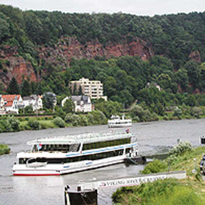Dreimal pro Woche macht das 60 Meter lange Passagierschiff „Princesse Marie Astrid“ Station in Trier. An Bord erwartet die Gäste eine vorzügliche Bordküche und eine Bar.