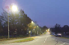 Energiesparende LED-Straßenleuchten der Stadtwerke am Mäusheckerweg im Stadtteil Ehrang. Foto: SWT