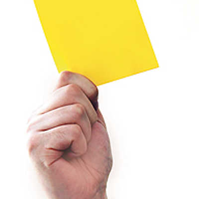 Verwarnung: Die "Gelbe Karte" ist als Mittel zur Prävention von Gewaltdelikten und Alkoholmissbrauch im Gespräch.