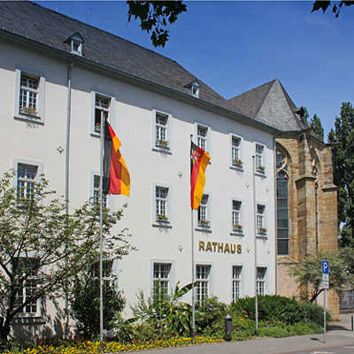Beflaggung vor dem Trierer Rathaus