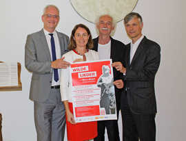 Sie gaben die Gewinner des Wettbewerbs bekannt: OB Wolfram Leibe, Dr. Katarina Barley, Rudolf Hahn (Vorsitzender des Fördervereins des Marx-Jahres) und Stephan Meier (Künstlerischer Leiter, v. l.).