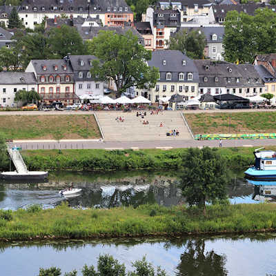 Durch die Neugestaltung des Moselufers in Zurlauben mit einer verbesserten Zugänglichkeit bieten sich auch für die Kinder aus dem Norden des Stadtgebiets verbesserte Spielmöglichkeiten. Foto: TTM