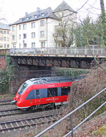 Die marode Eisenbahnüberführung in der Hermesstraße.