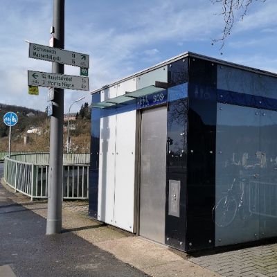 Öffentliche Toilette an Zurlauben