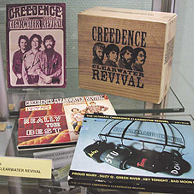 Obwohl sich die Band „Creedence Clearwater Revival“ schon 1972 und somit lange vor der „CD-Ära“wieder auflöste, präsentiert Plewka auch einige Silberscheiben in seiner Ausstellung.
