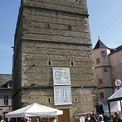 Der Frankenturm - hier bei der Wiedereröffnung im April 2007 - war ursprünglich ein wehrhaftes Wohngebäude.