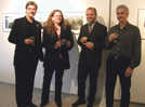 Der texanische Fotograph Nicholas Wood (rechts) mit Thomas Juncker, Präsident der Fort-Worth-Gesellschaft (links), OB Klaus Jensen und Dr. Bärbel Schulte, die die „Holga“-Kamera präsentiert.