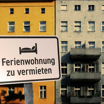Vor allem in Großstädten wie Berlin und Hamburg hat sich das Angebot in Portalen wie Airbnb zwischen 2017 und 2019 quasi verdoppelt. In kleineren Großstädten wie Trier ist die Entwicklung nicht ganz so dynamisch. Fotomontage: Presseamt/Pixabay/SnapwireSnaps