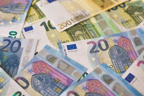 Ausgebreitete Euro-Geldscheine