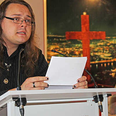 Martin Piekar war 2010 lyrix-Jahressieger und präsentierte beim Wettbewerbsauftakt in Trier einen aktuellen Text.