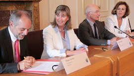 Foto: Unterzeichnung der Vereinbarung zum Quattropole-Verein.