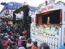 Die Märchenbühne mit dem Handpuppentheater Willi Maatz begeistert auf dem Weihnachtsmarkt vor dem Dom immer dienstags große und kleine Besucher.