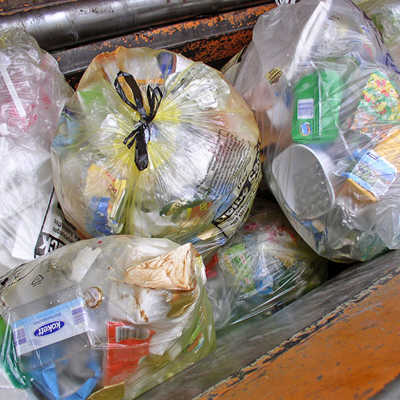 Im Gelben Sack werden Verpackungsabfälle aus Kunststoff, aber auch aus Aluminium oder Weißblech entsorgt.  Foto: A.R.T.