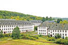 Die Kaserne Castelnau in Feyen/Weismark ist nach Castelforte in Trier-Nord und Belvédère auf dem Petrisberg die letzte große Aufgabe der militärischen Konversion in Trier. Die alten Gebäude sollen zum Teil saniert und zu Wohnzwecken genutzt werden