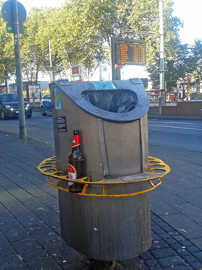 Abfallbehälter mit Pfandring in Köln