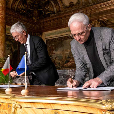 OB Wolfram Leibe unterzeichnet die „Brüsseler Erklärung“, die unter anderem eine ambitionierte europäische Stadtpolitik fordert.