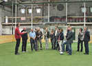 Im September 2009 besuchten Mitglieder des Jugendhilfeausschusses die Soccerhalle in Trier-West, einem wichtigen Jugendprojekt des Quartiersmanagements