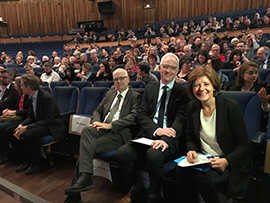 Ministerpräsidentin Malu Dreyer und OB Wolfram Leibe haben den ersten Fachtag Verein und Ehrenamt im Theater Trier eröffnet. Ministerpräsidentin Malu Dreyer und OB Wolfram Leibe haben den ersten Fachtag Verein und Ehrenamt im Theater Trier eröffnet.