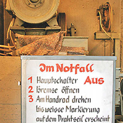 Die Aufzugtechnik stammt noch aus den 60er Jahren, als das Theater am Augustinerhof gebaut wurde.