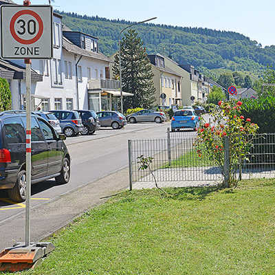 Auf der Umfahrung der Großbaustelle in Pfalzel über die Freiherr-vom-Stein-Straße gilt Tempo 30.