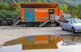 Foto: Das Promüfa an der Haltestelle Metternichstraße Foto: Das Promüfa an der Haltestelle Metternichstraße