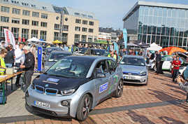 Start der Rallye mit 6 Elektroautos und fünf Hybridfahrzeugen auf dem Viehmarktplatz Start der Rallye mit 6 Elektroautos und fünf Hybridfahrzeugen auf dem Viehmarktplatz